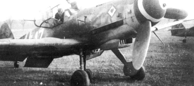 1-Bf-109K4-10.JG77-W17+-Heinrich-Munninger-WNr-330320-Bodenplatte-1945-02