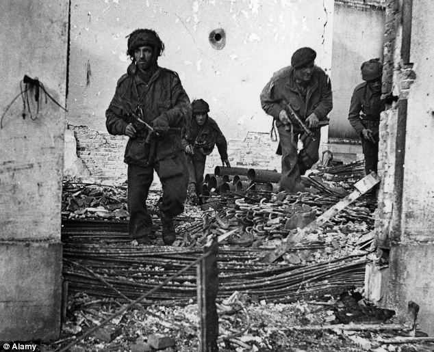 article-2479038-19106D6000000578-701_634x515