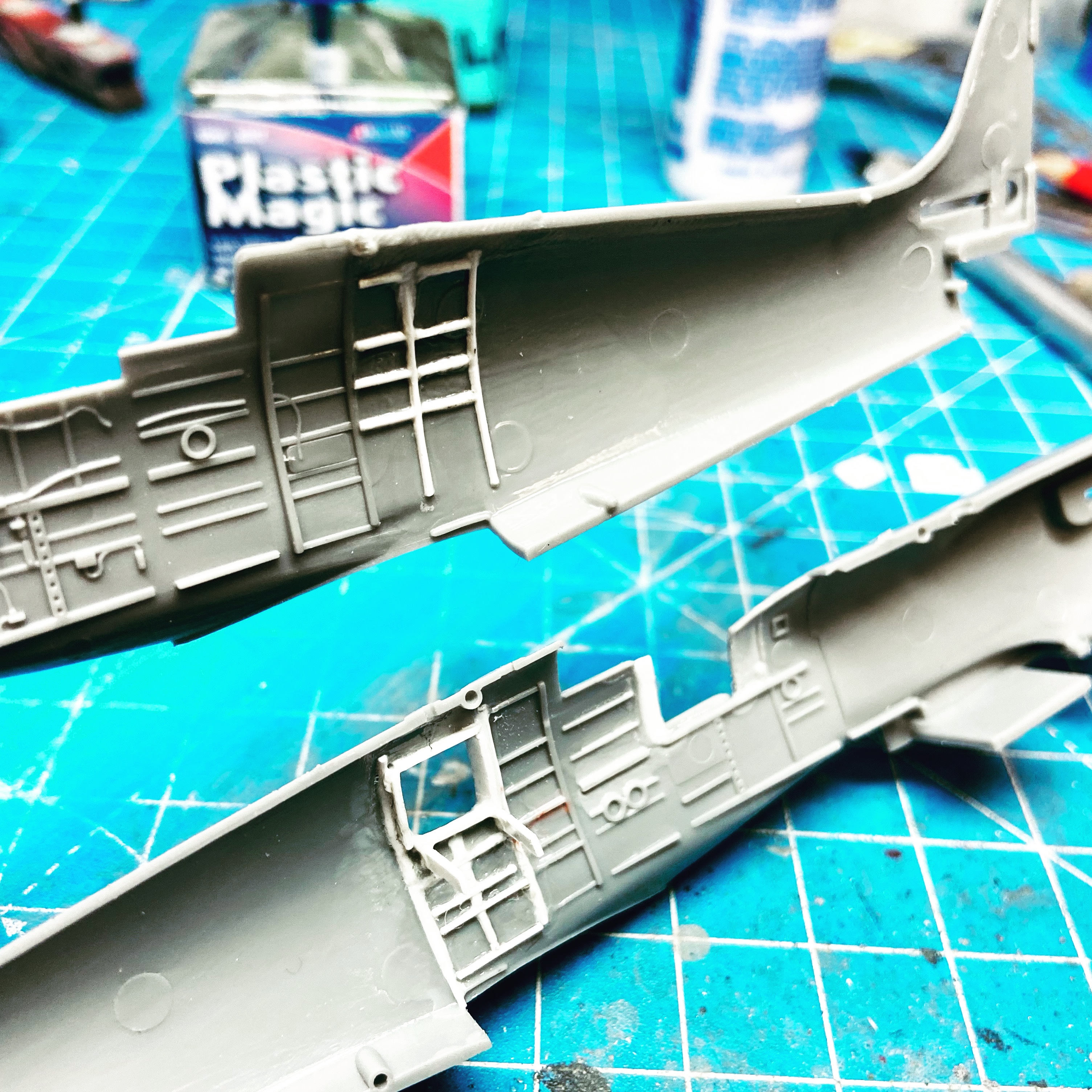 SPITFIRE PR Mk.XI – THE SCALE MODEL HANGAR
