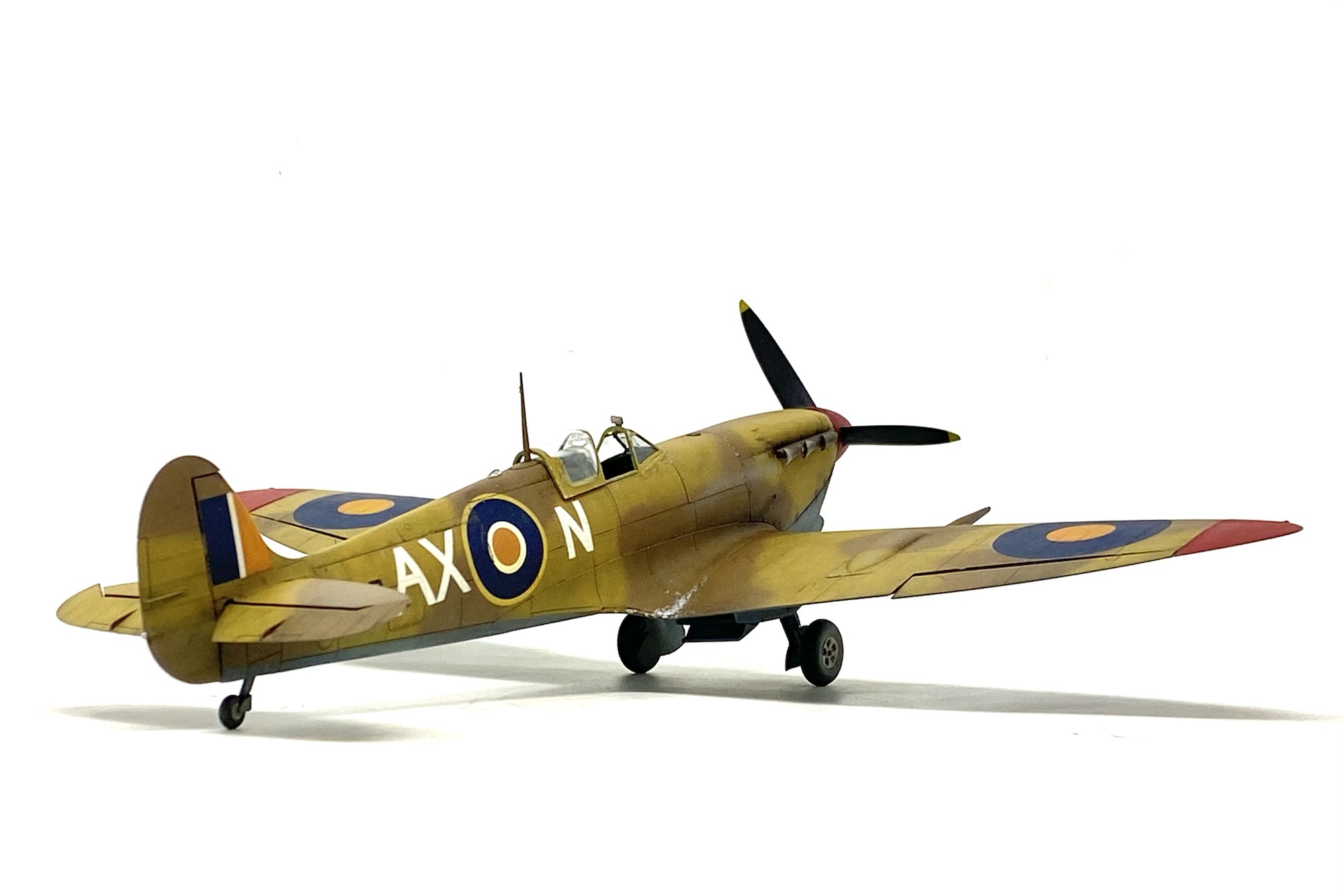 Spitfire Mk Vc Tropical – THE SCALE MODEL HANGAR